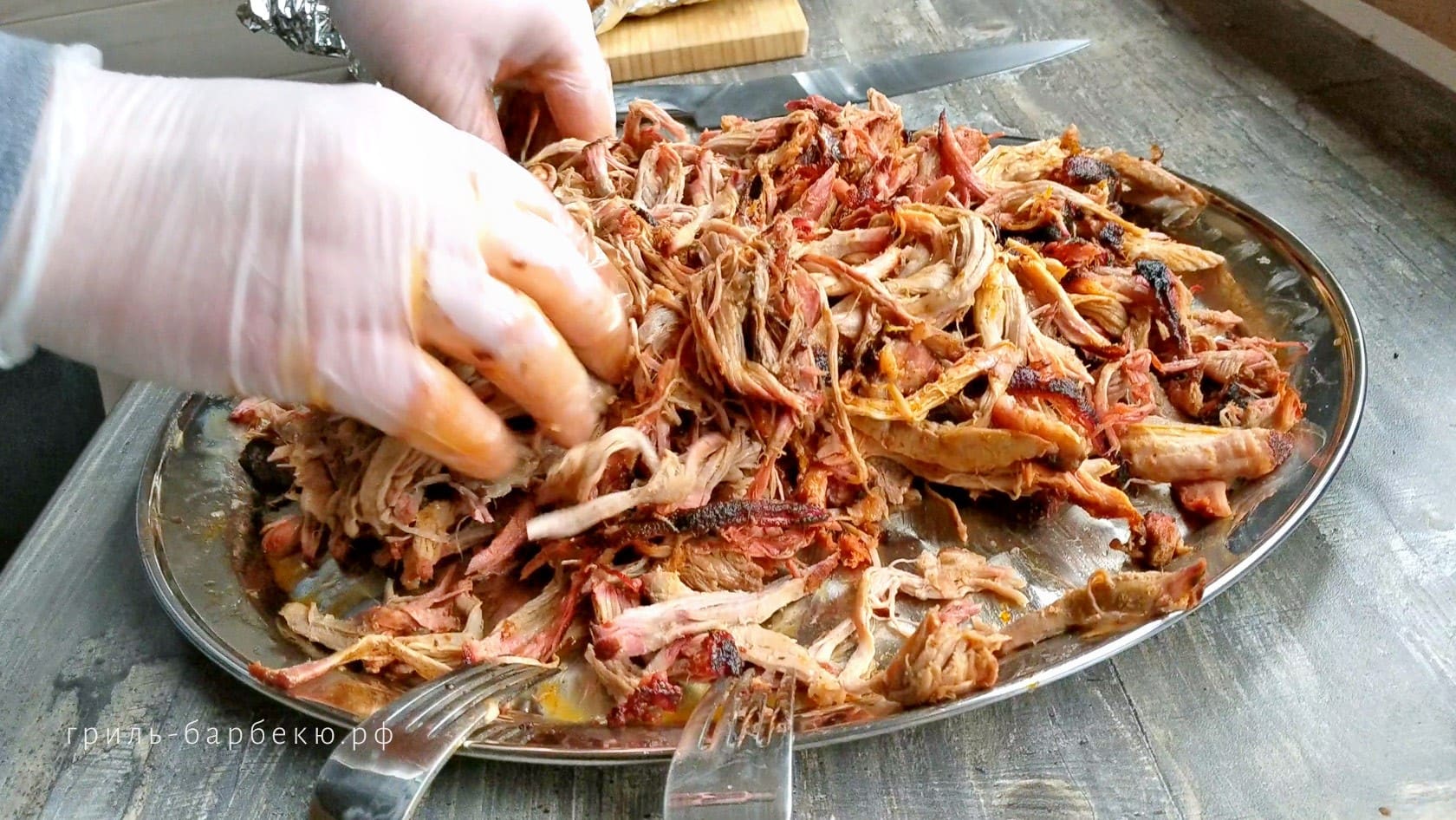 Рваная говядина, курица и свинина: как сделать, и с чем ее едят